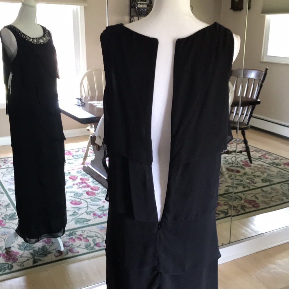 R&M Richards black, full length gown - Picture 8 of 8